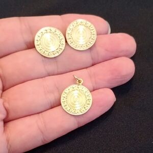Elegant Gold Earrings & Pendant Set